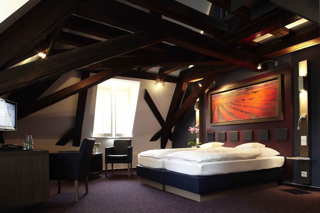 Hotel Und Weinhaus Zum Krug Eltville am Rhein Room photo